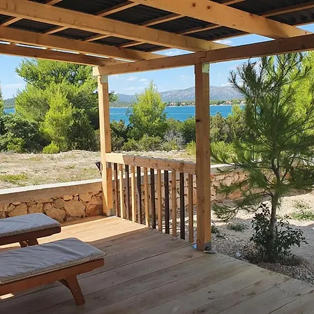 Robinson 2 Feriehus *